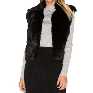 Fur Luxury set  Fur Vest & Scarf black
Adrienne Landau NWOT